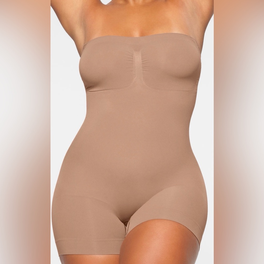 SKIMS Strapless Shapewear Bodysuit